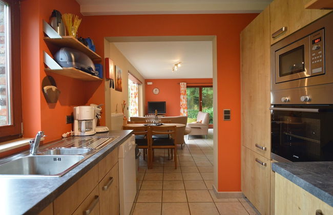 Nice Holiday Farmhouse Located in Sourbrodt near Ski Resort of Ovifat - Foto 17