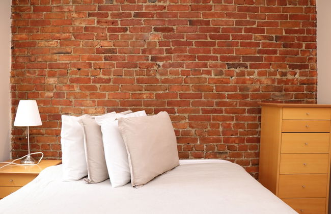 Maverick Suites at 402 Columbus Ave - Foto 1