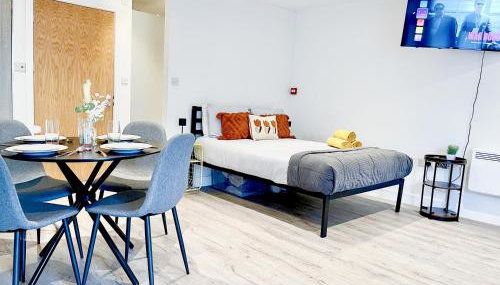 Furnished Studio Flat in Angel, Islington with FREE Wi-Fi moments from Upper Street & Kings Cross by NourNest Apartments - Foto 2, towels, Other