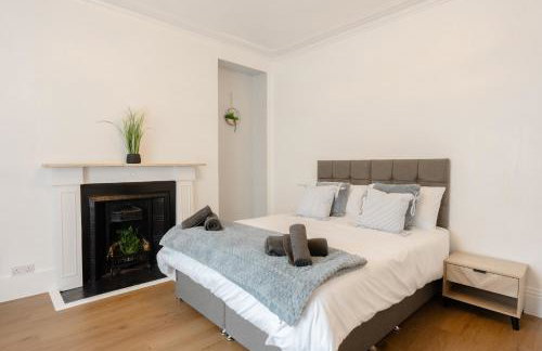 4-Bedroom Coastal Getaway in Pembroke Dock - Foto 26