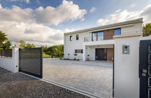 Villa Castanea by Villsy - Photo 21