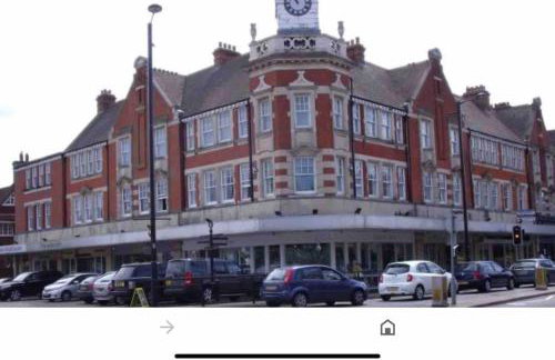 Modern 1 bedroom serviced apartment with garden - Foto 9