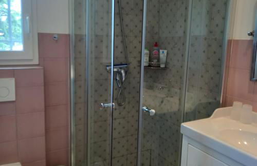 Appartement à 15 minutes de Hyères et ses plages - Photo 9