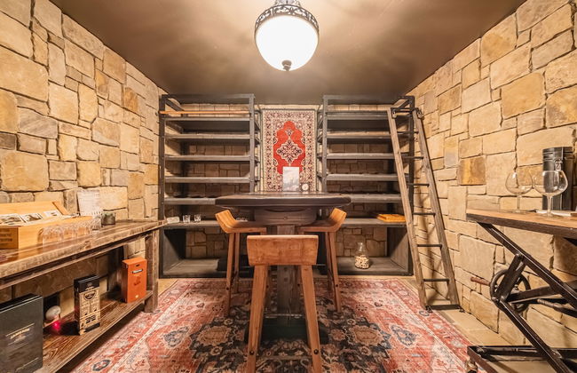 Chateau Fortine Retreat for 6! - Photo 5