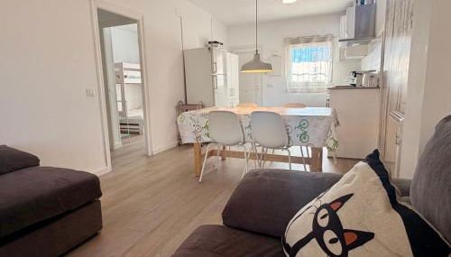 Charming & renovated apt stone throw to the sea - Foto 2