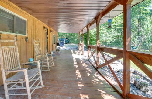 French Lick Getaway with Deck, Grill and Fire Pit! - Foto 19