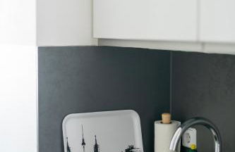 KAISER 02 by ROCKCHAIR Apartments l SUPERHOST Status l 3 Bedrooms Boxspringbeds 2 Bathrooms l Cozy Family & Business Flair 155 sqm 3 Balcony 2nd Floor Elevator up to 10 guests welcomes you! - Foto 12