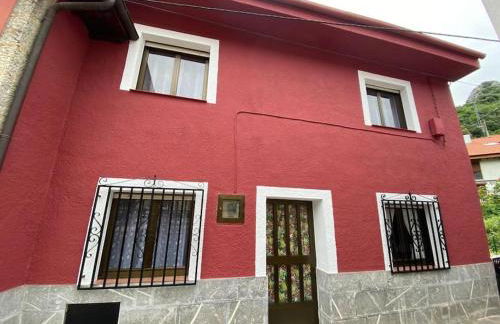 Cabrales236 Casa con jardín en Carreña de Cabrales - Foto 1