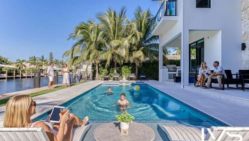 VillaBella Ultra LUXE 100ft Waterfront Villa 5Min2Beach - Foto 3