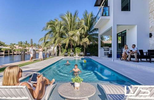 VillaBella Ultra LUXE 100ft Waterfront Villa 5Min2Beach - Foto 3