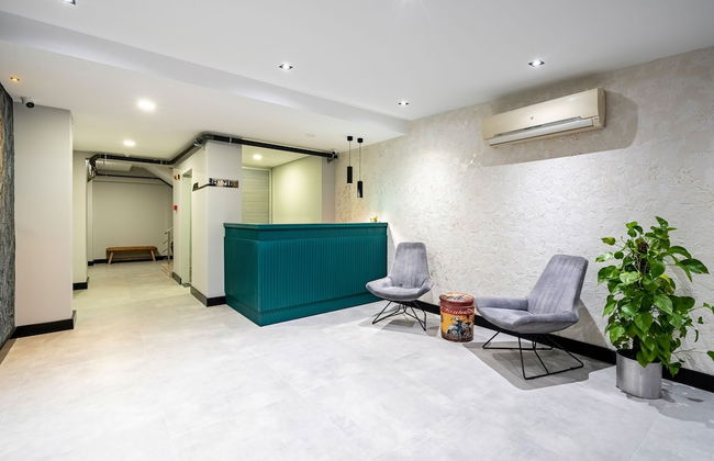 Eluxio Suite Hotel - Photo 2