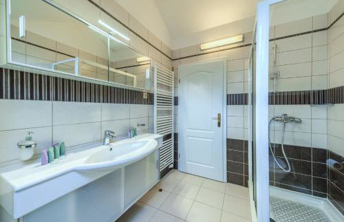 Villa Roglić with Pool and Outdoor Sports Area - Tennis, Mini Golf - Foto 67