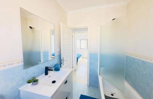 Casa del Sol - Casa familiar junto a la playa con vistas al mar en Almería - Foto 25