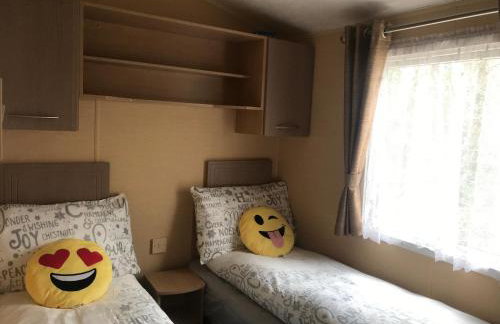 Poppy at Oakdene Forest Park - Foto 77