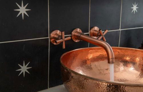 Lace and Leather - Foto 39