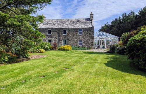 Cosy, Coastal Retreat with a Large Garden - Photo 1