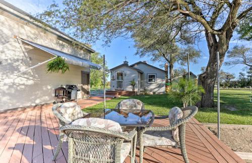 Waterfront Syracuse Home Deck, Fire Pit and Kayaks - Foto 20