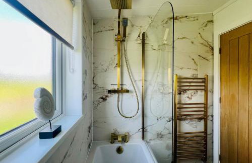 Phoenix Lodge - Luxury 2 ensuite bedrooms, lakeside views - Foto 29