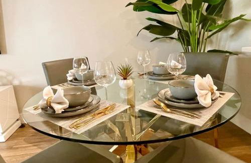 Lux One Bedroom Condo with Garden View - Photo 13