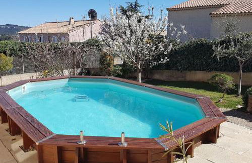 Villa Cléa, belle propriété provençale, jardin, piscine, au calme - Foto 35