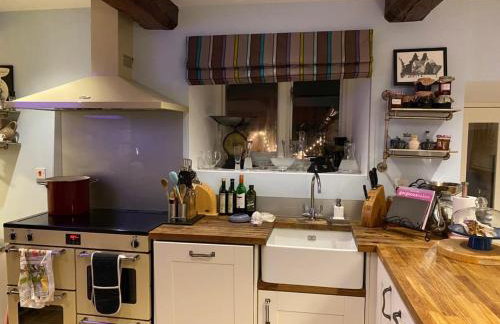 Upper House Stunning Country Home - Photo 38