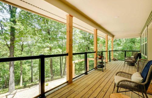 Spacious Home on Beaver Lake with Deck and Fire Pit! - Foto 25