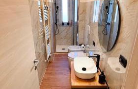 Caldo bilocale con metro sotto casa - Foto 3