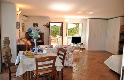 CASA MARTA - Appartamento con giardino - Foto 8