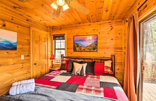 Cozy Cherry Log Cabin about 10 Mi to Mercier Orchards - Foto 16