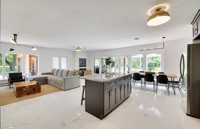 Paradise Retreat by Avantstay Pool Hot Tub Game Room - Photo 8