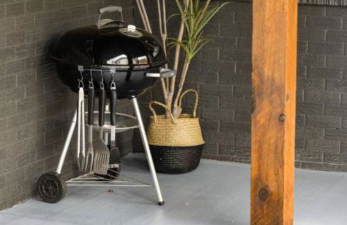 Wild West Disco Haus 2! New Hot Tub, Patio + Gym - Foto 25