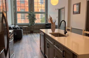 Prime 2BR Condo Historic Morris Ave, Downtown Birmingham - Photo 1