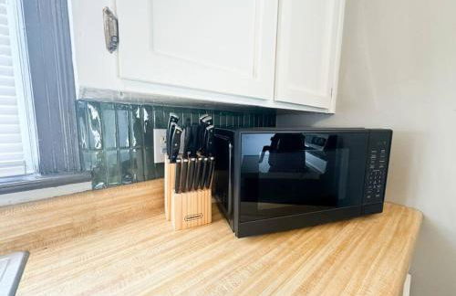 King Bed with Bunkbed Room - Gallatin Stays - Foto 3