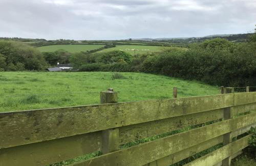 Cozy Camborne Studio Retreat With two Single Beds - Photo 52