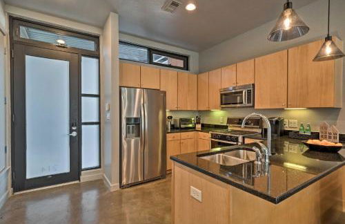 Urban Escape in SoLA with Private Patio! - Foto 10