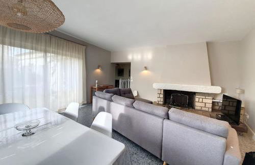 Grande villa entièrement rénovée avec piscine - Foto 24