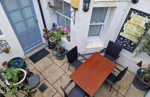 Unique seafront 2 bedroom 2 bathroom apartment - Foto 3