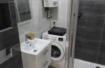 Ekskluzywny Apartament w Centrum z Klimatyzacją i Balkonem - Foto 16