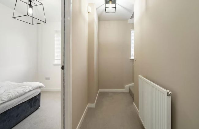 Charming 3 Bed Home in Stepps, Glasgow - Garden & Patio - Photo 47