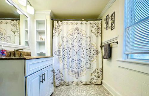 All Seasons Cottage - Game Room - Firepit By Zen Living Short Term Rental - Foto 40