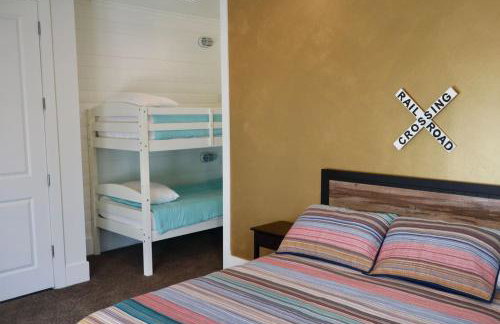 25-Bed, Amenity-Rich Estate in a Private Forest - Foto 21