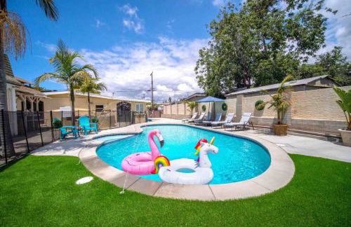 Spacious 4BR w/ Pool, Spa, Mini Golf & Game Lounge - Foto 19