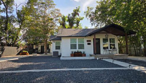 Stay at The Oak - Downtown New Braunfels Getaway - Foto 4