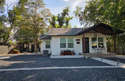 Stay at The Oak - Downtown New Braunfels Getaway - Foto 4