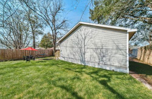 Comfy 5BR Holiday Home with Hot Tub, 10min from NGR Stadium - Foto 34