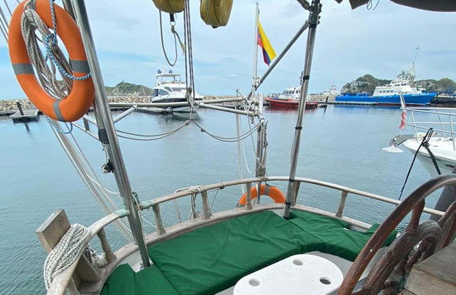 Sailing in Concha Bay - Photo 4