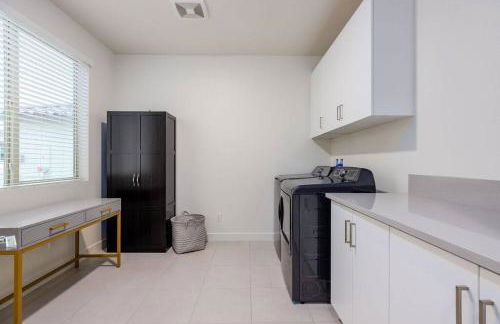 Near Coachella and Stagecoach Palm Springs , PGA resort Villa ,Golf, community pool, gym - Photo 31