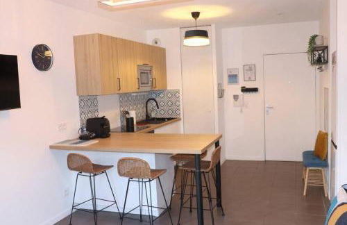 Les cèdres -Tram A 50 mètres, Bordeaux à 5 minutes, parking - Foto 2