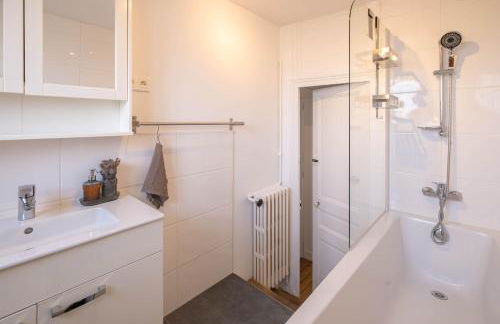 Eiffel Tower View 3BR Balcony - Foto 11