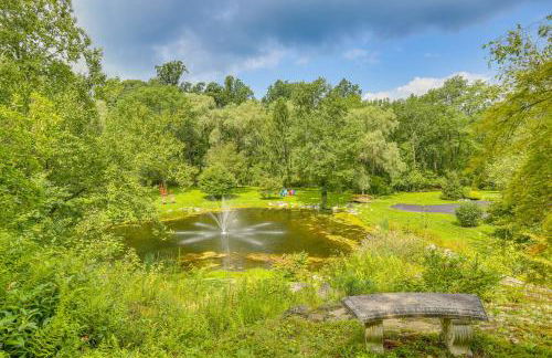 Serene Holmes Cottage Near Lakes and Trails! - Foto 21